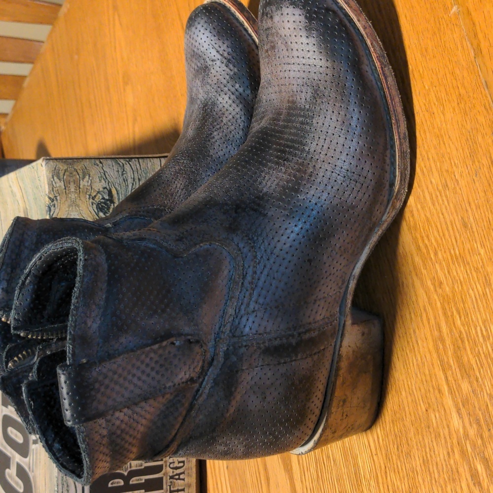 Corral boots